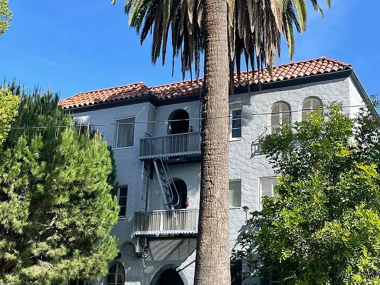 Chateau Lily - Chateau Lily LLC — Photo 7