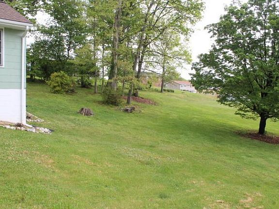 4th image of 545 Rich Dr