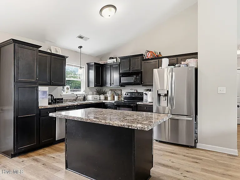 210 Brice Ct — Photo 12