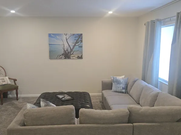 4613 Bayshore Dr, Naples, FL