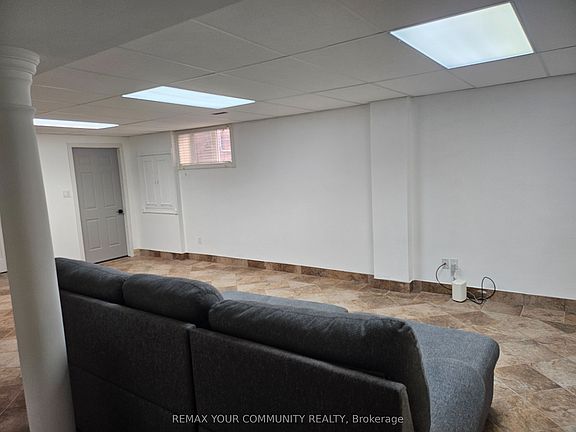 4th image of 14 Sequoia Rd #Basement