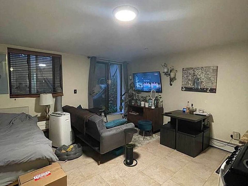 1st image of 164 Herkimer St APT B
