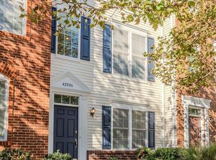42806 Smallwood Ter, Chantilly, VA 20152