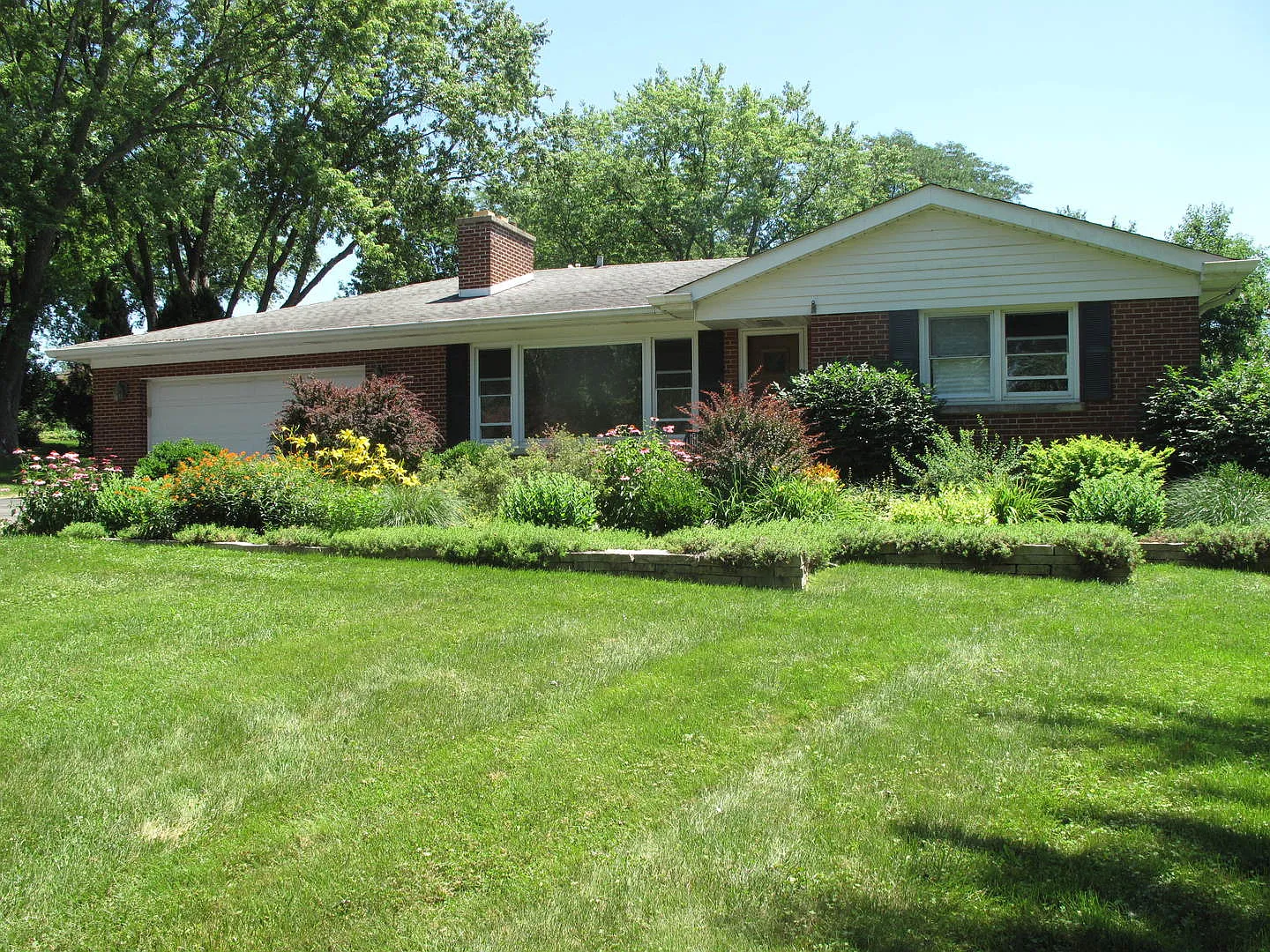 3S111 Mulberry Ln photo 1
