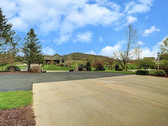 4th image of 7399 Cedar Crest Dr