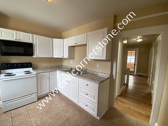 3rd image of 208 E Uintah St #203
