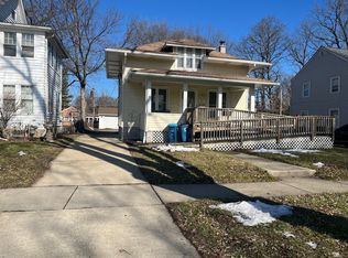 1021 Garfield Ave, Aurora, IL 60506