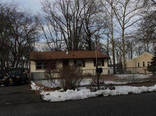 442 Timberline Dr, Mount Laurel, NJ 08054