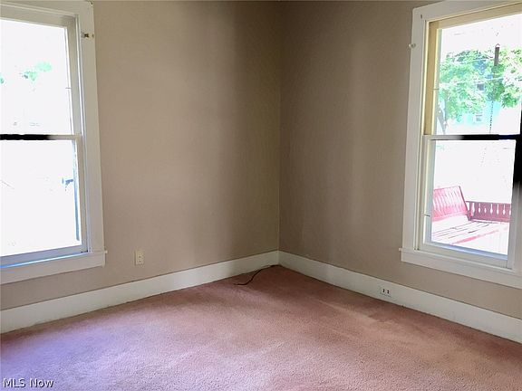 4th image of 348 N Grant St