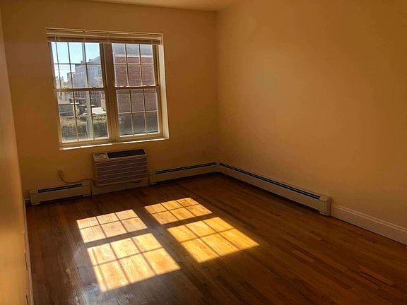 3rd image of 4509 25th Ave #2