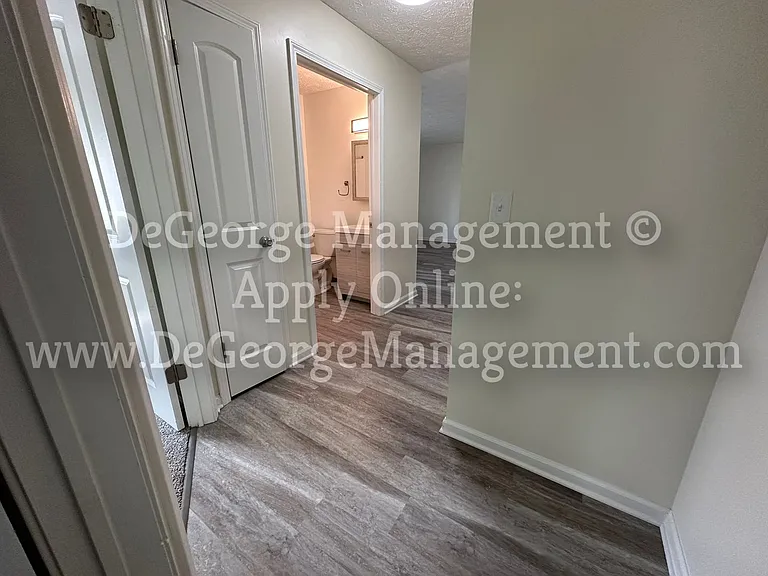 Pine Ridge Apartments — Photo 36
