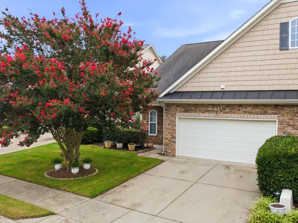 8009 Crookneck Dr, Angier, NC 27501