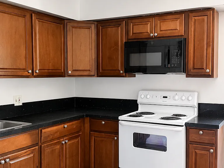 4911 Laurel Canyon Blvd #6 — Photo 2