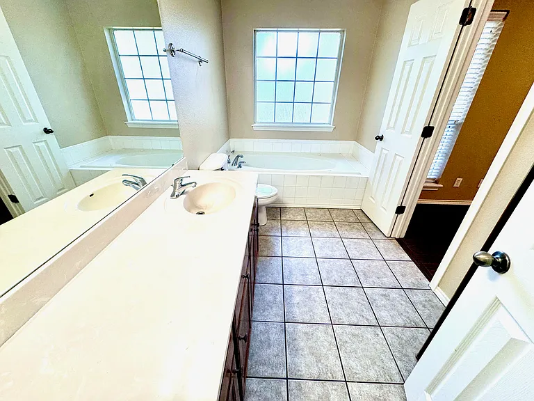 604 Harris Dr — Photo 9