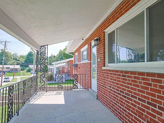 2nd image of 5291 Briarhill Dr