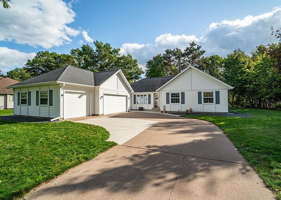 1511 Woodridge Drive Chippewa Falls WI 54729 Zillow