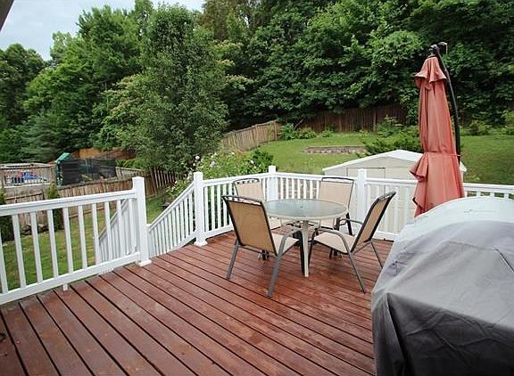 Maintenance free deck rails and spindles