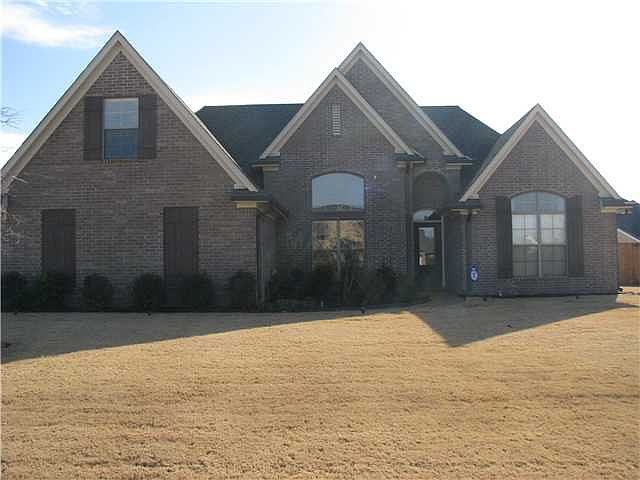 1st image of 365 Lakewood Dr