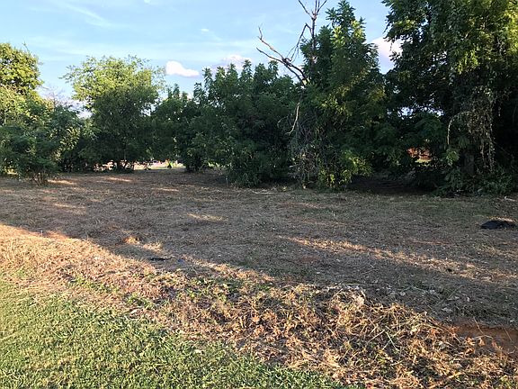 4th image of 2510 Wildwood Way