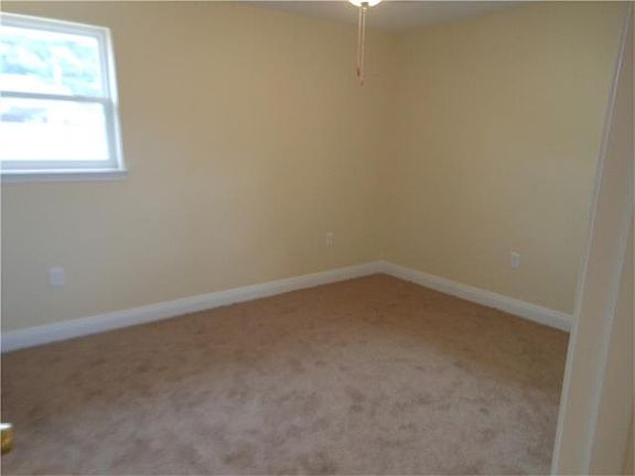 5th image of 315 Appletree Ln