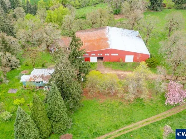 10425 Edmunson Dr SE, Salem, OR 97317