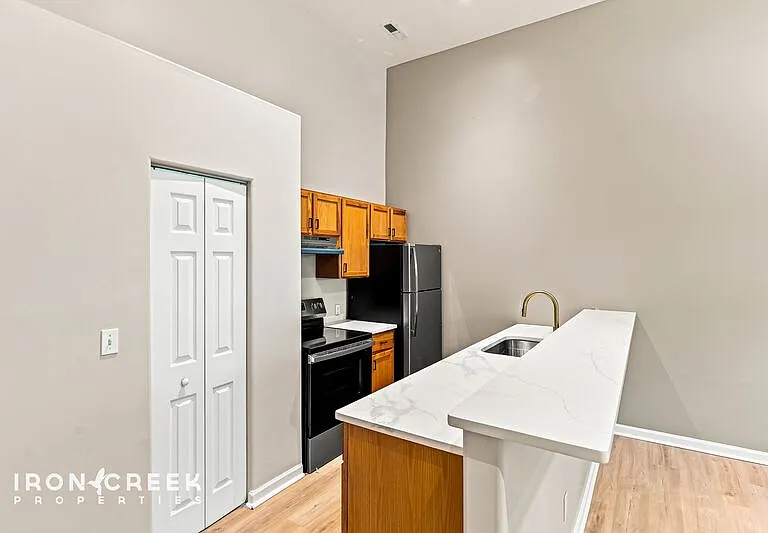 160 State St #110 — Photo 5