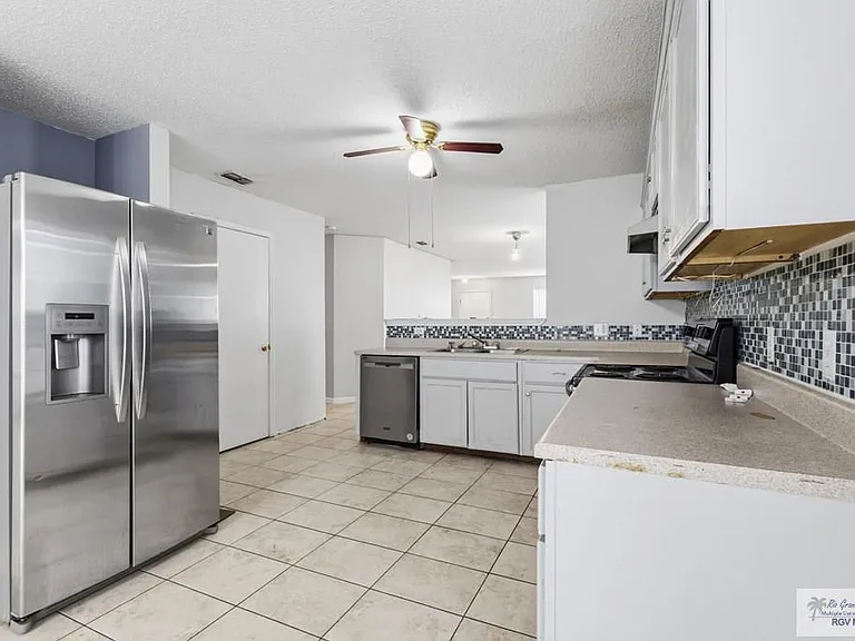Llano Grande Ln — Photo 6