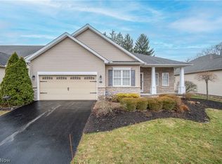 30 Barnstone Ln #18, Canfield, OH