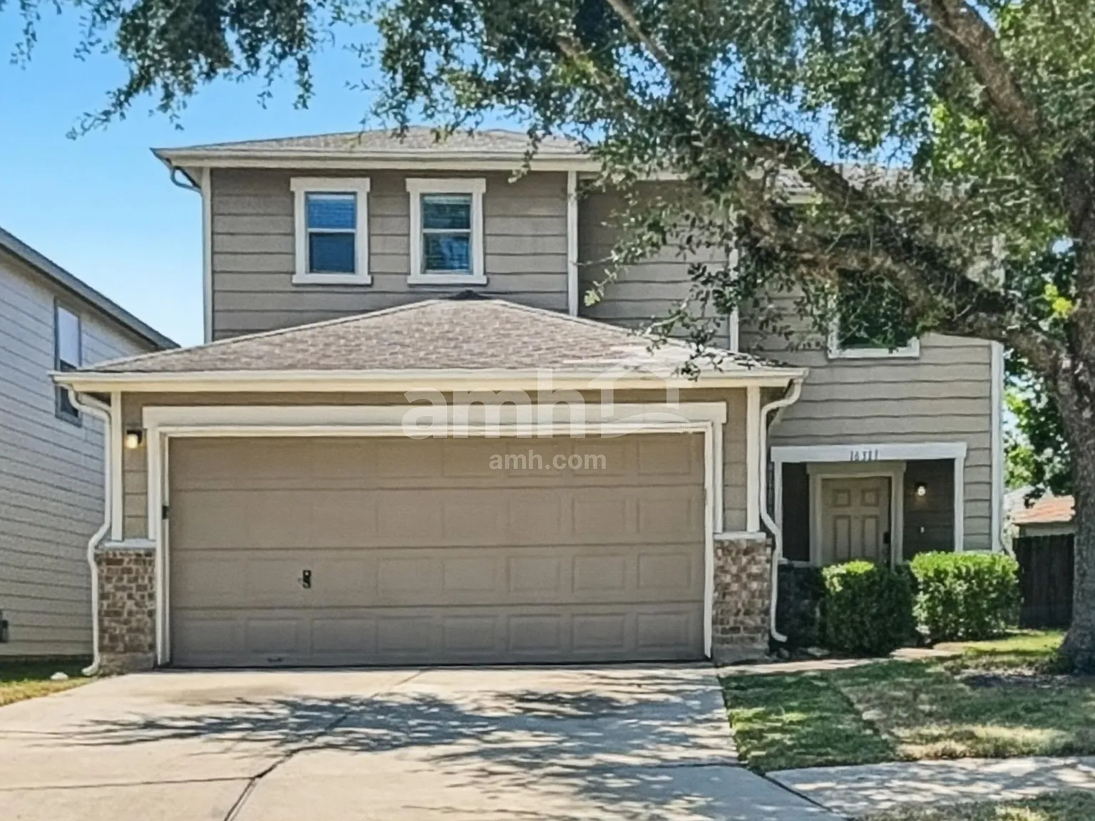 3 bed, 2.5 bath, 1839 sqft, $1,840 — Photo 1