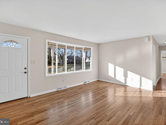 2nd image of 462 E Elmer Rd