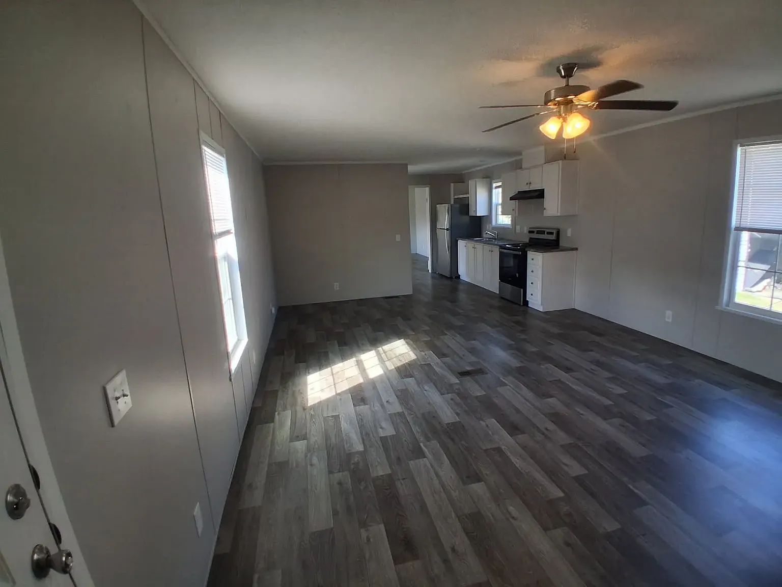 3 bed, 1216 sqft, $875 — Photo 2