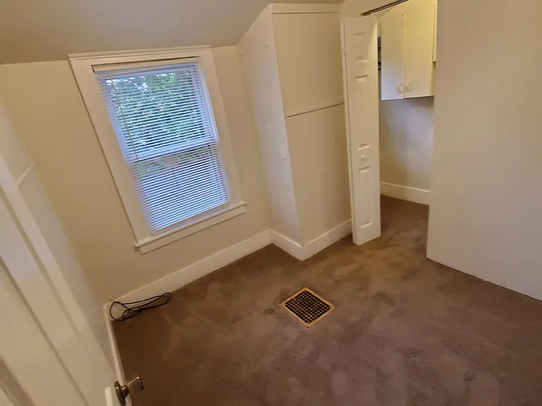 1576 College Ave — Photo 31