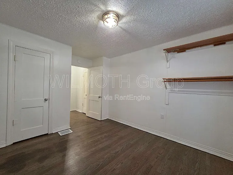 702 W 23rd St — Photo 10