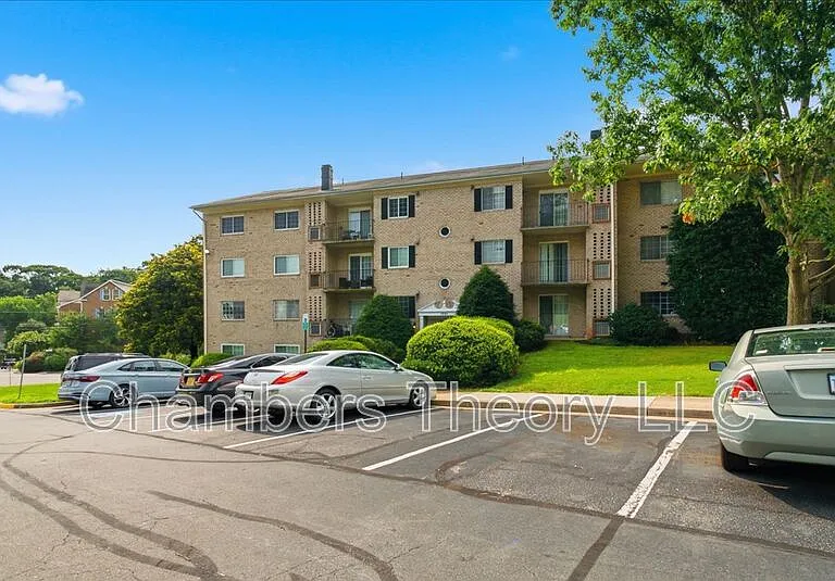 1521 Colonial Dr #304 — Photo 3
