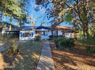 1009 Lester Roberts Dr, Breaux Bridge, LA 70517