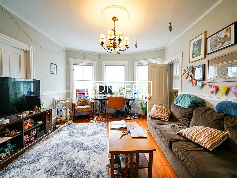 21 Sparks St #1B — Photo 1