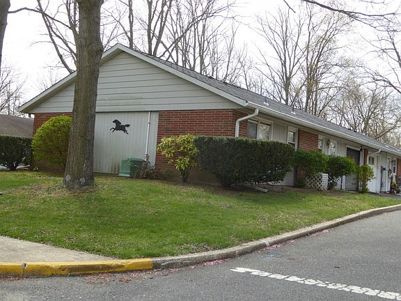 2nd image of 263B Kingston Ct