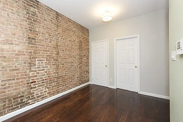 Rented by Perry Associates NYC Inc | media 15