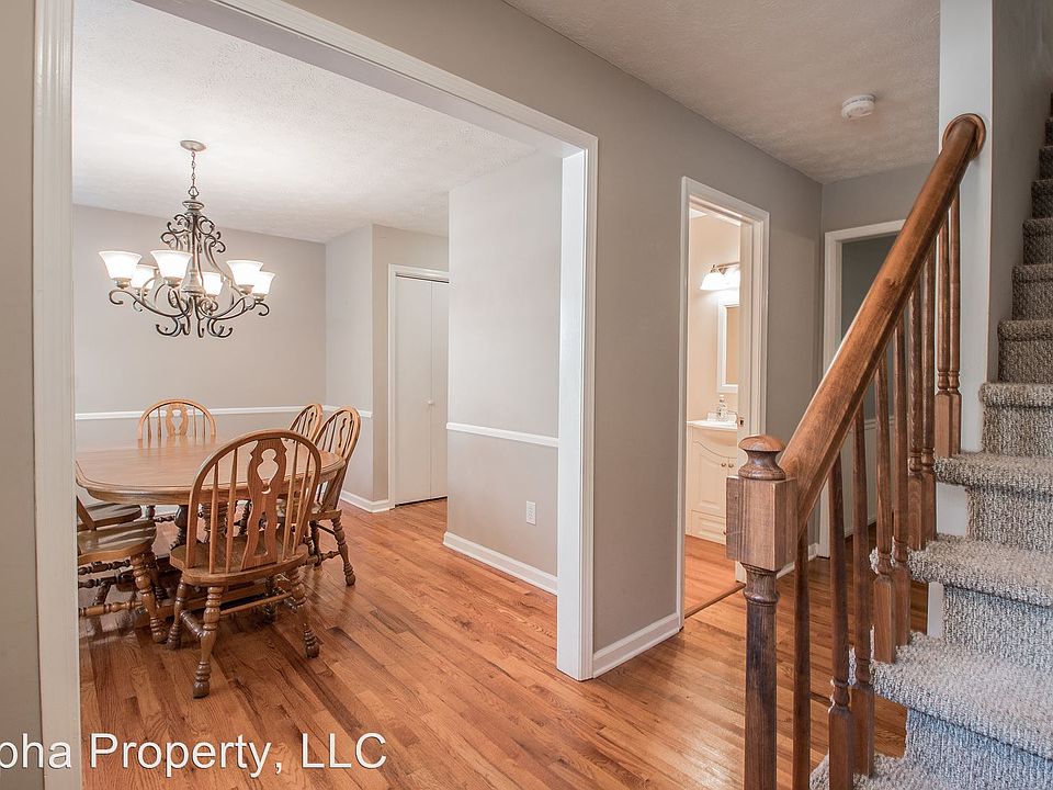 1st image of 204 Longstreet Dr