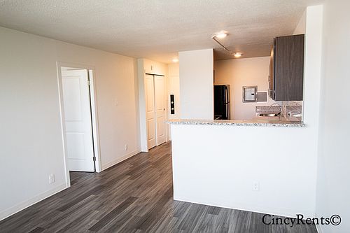 4th image of 2515 Burnet Ave #906