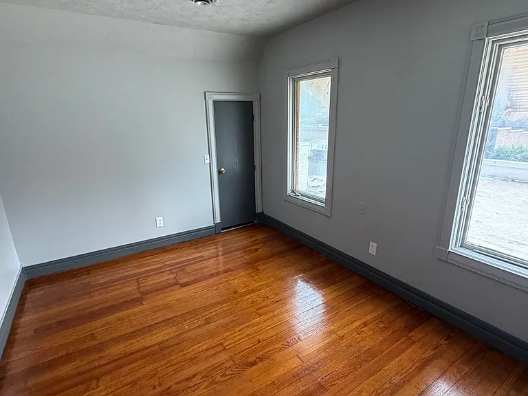 3502 Leavenworth St — Photo 9
