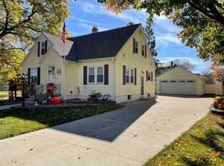 412 Maple Ave, Fond Du Lac, WI 54935
