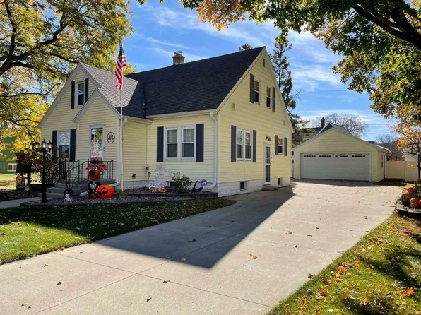 412 Maple Ave, Fond Du Lac, WI 54935