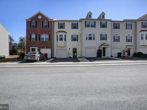 3363 Landmark Ct, Chambersburg, PA 17201