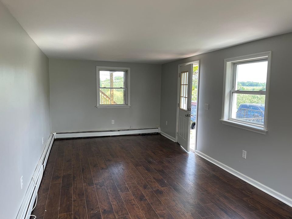 1st image of 2 Mulberry Ln #2