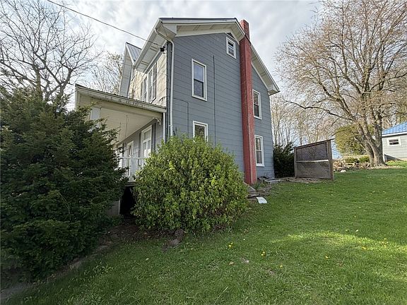 3rd image of 1658 Pitt St