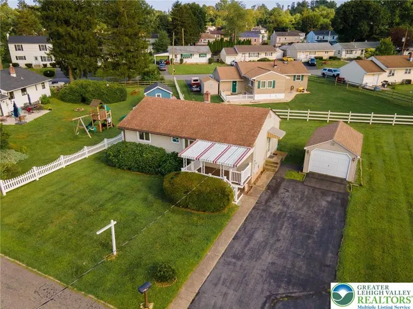 430 Apple Blossom Rd, Easton, PA 18040