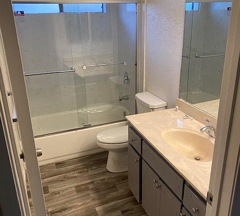 5th image of 8605 West Ln