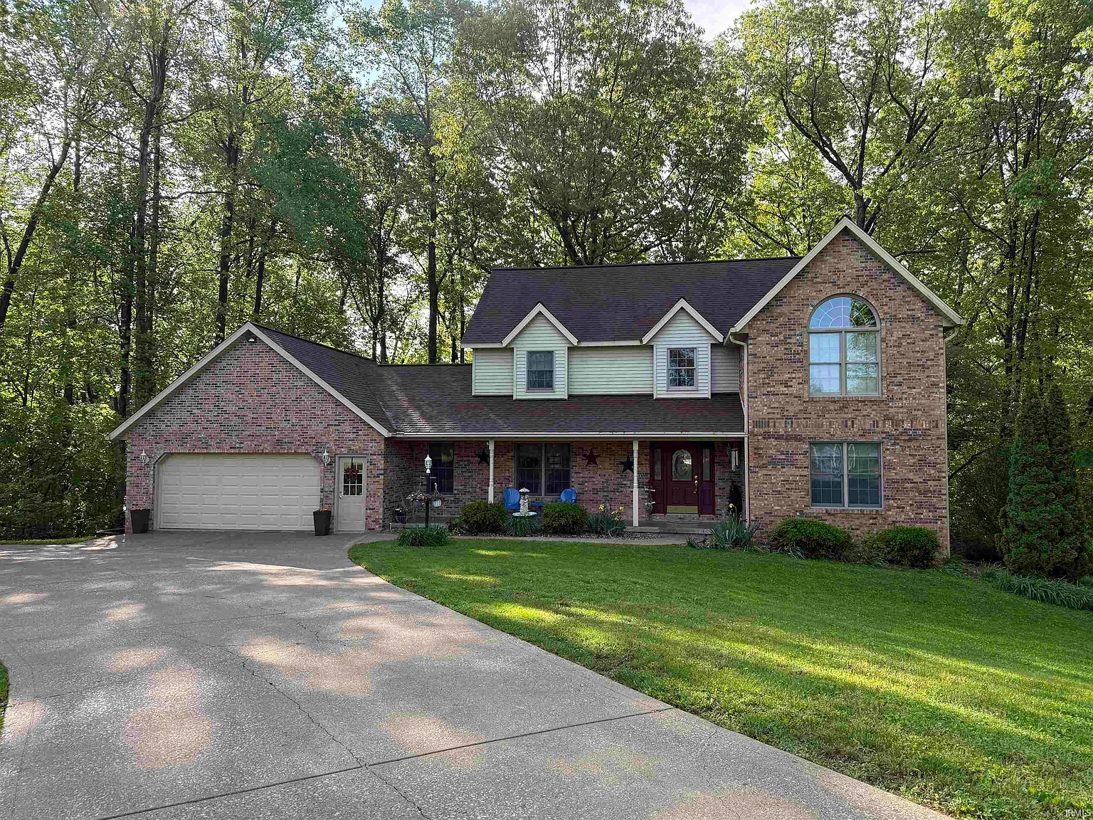 530 Foxridge Dr photo 1