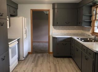 1331 N Main St, Sycamore, IL 60178